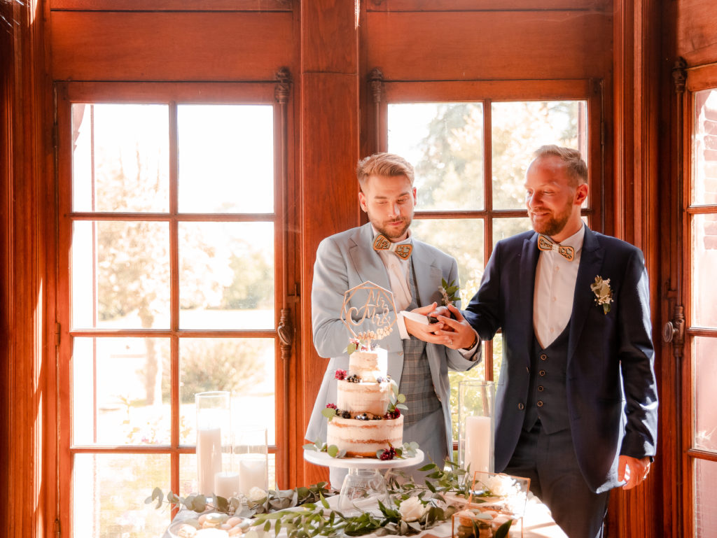 couper son gâteau de mariage wedding planner nantes Revadeux